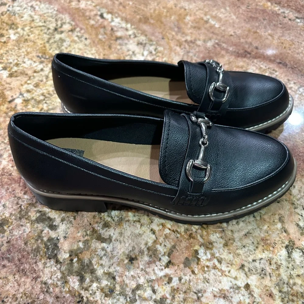 DV Dolce Vita Women's Cedar Loafer Size 9 Black Slip on